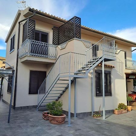 Casa Vacanze Villa Eolo อากริเจนโต ภายนอก รูปภาพ